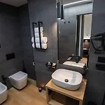 Contemporaneamente 147 - Modern&comfort Pensión 4*