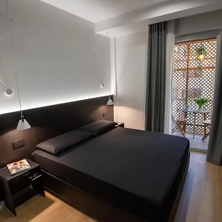 Contemporaneamente 147 - Modern & Comfort בית הארחה