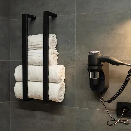 Contemporaneamente 147 - Modern & Comfort בית הארחה