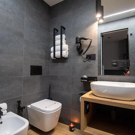 בית הארחה Contemporaneamente 147 - Modern & Comfort *