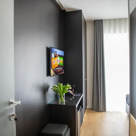 Contemporaneamente 147 - Modern & Comfort * בארי