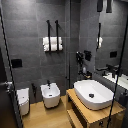 בית הארחה Contemporaneamente 147 - Modern & Comfort *